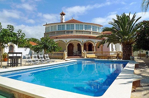 See holiday homes in Spain